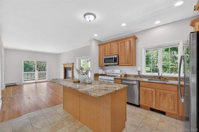 433 Barrett Hill Road, Mahopac, NY 10541