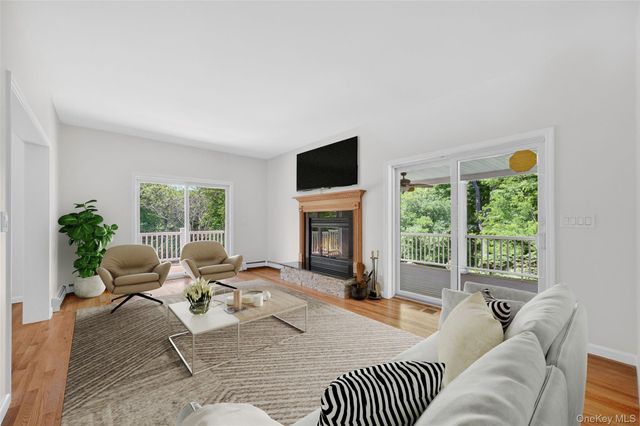 433 Barrett Hill Road, Mahopac, NY 10541