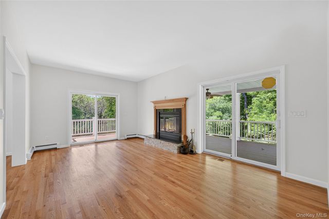 433 Barrett Hill Road, Mahopac, NY 10541