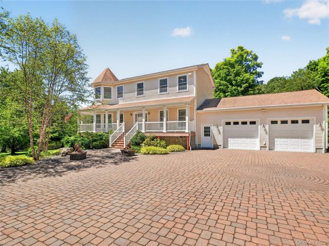 433 Barrett Hill Road, Mahopac, NY 10541