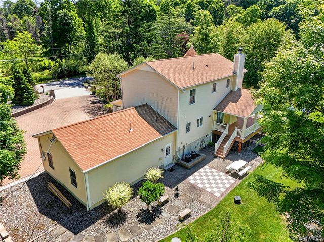 433 Barrett Hill Road, Mahopac, NY 10541