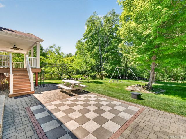 433 Barrett Hill Road, Mahopac, NY 10541