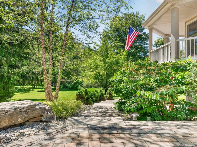 433 Barrett Hill Road, Mahopac, NY 10541