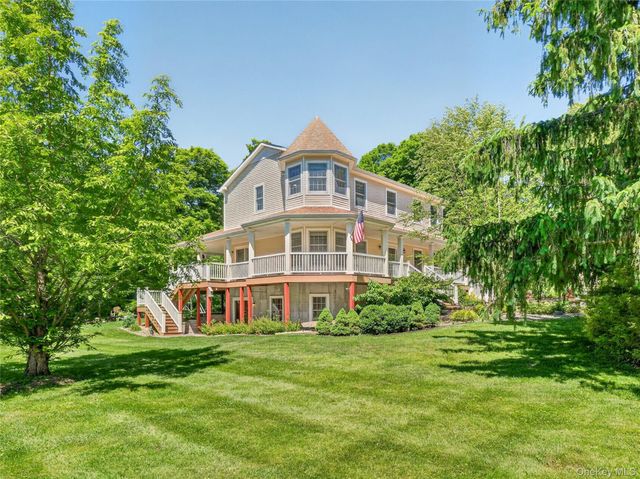 433 Barrett Hill Road, Mahopac, NY 10541