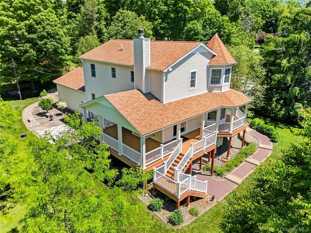 433 Barrett Hill Road, Mahopac, NY 10541