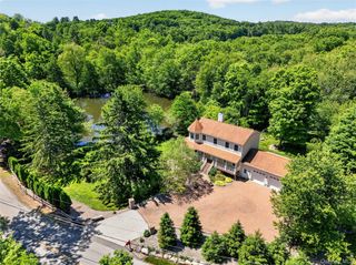 433 Barrett Hill Road, Mahopac, NY 10541