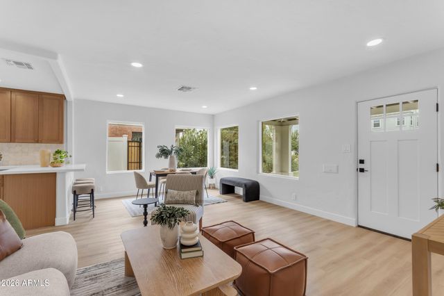37 W VIRGINIA Avenue, Phoenix, AZ 85003