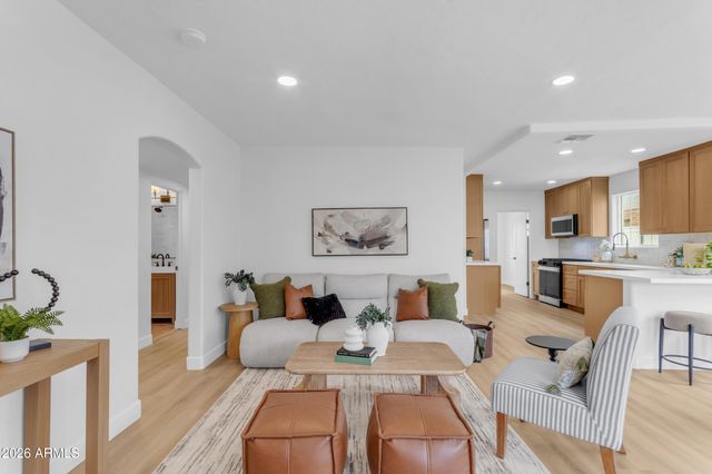 37 W VIRGINIA Avenue, Phoenix, AZ 85003