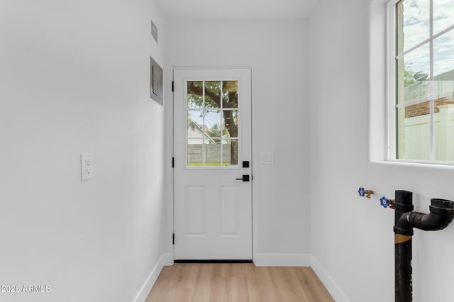 37 W VIRGINIA Avenue, Phoenix, AZ 85003