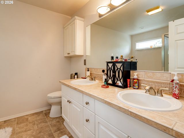 5615 Ne 50TH Pl, Vancouver, WA 98661