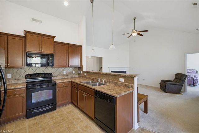 268 Water Lily Circle, Winston-salem, NC 27107