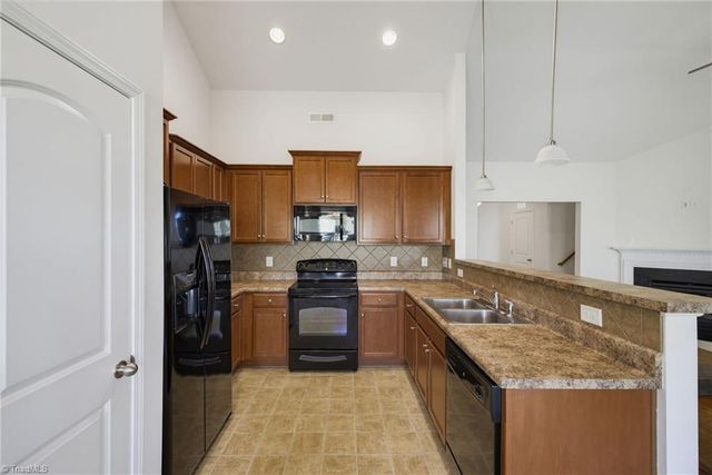 268 Water Lily Circle, Winston-salem, NC 27107