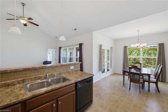 268 Water Lily Circle, Winston-salem, NC 27107