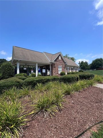 268 Water Lily Circle, Winston-salem, NC 27107