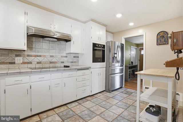 969 LOWER STATE RD, Chalfont, PA 18914