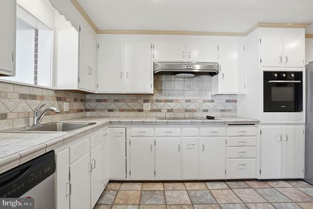 969 LOWER STATE RD, Chalfont, PA 18914