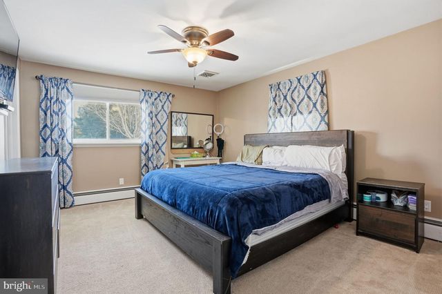 969 LOWER STATE RD, Chalfont, PA 18914