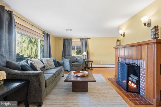 969 LOWER STATE RD, Chalfont, PA 18914