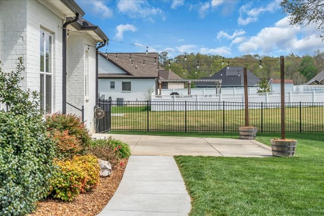 188 Bluegrass Road, Manchester, TN 37355