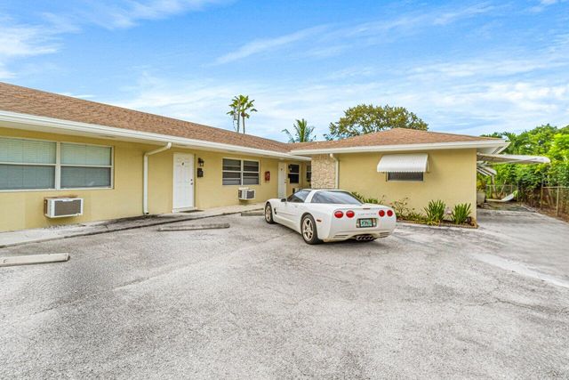 751 Hummingbird Way 6, North Palm Beach, FL 33408