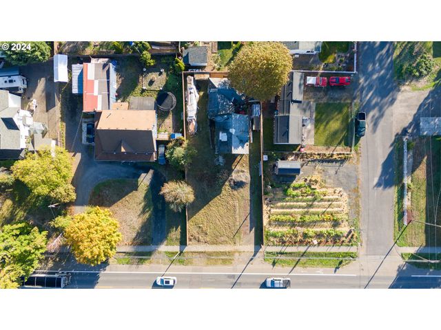 109 S TRADE St, Amity, OR 97101