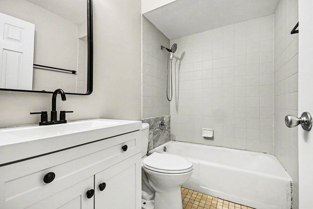 5219 Laramie Court, Oak Forest, IL 60452