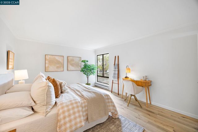 4 Commodore Drive D335, Emeryville, CA 94608