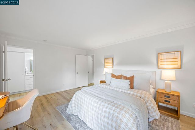 4 Commodore Drive D335, Emeryville, CA 94608