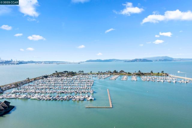 4 Commodore Drive D335, Emeryville, CA 94608