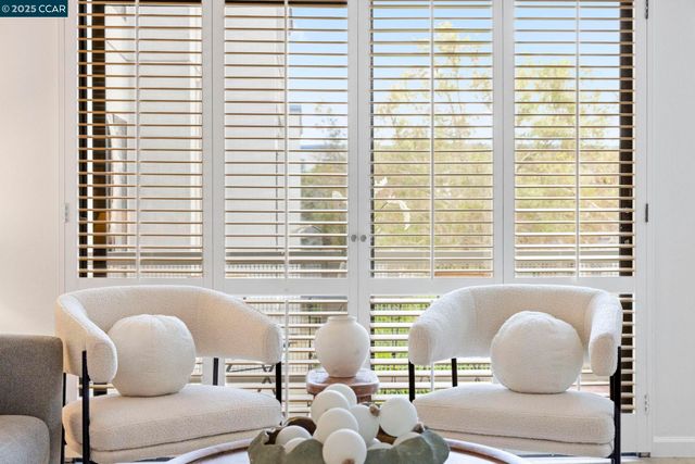 4 Commodore Drive D335, Emeryville, CA 94608