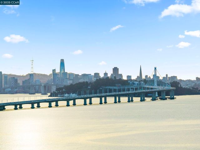 4 Commodore Drive D335, Emeryville, CA 94608