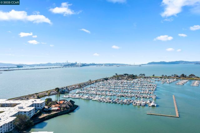 4 Commodore Drive D335, Emeryville, CA 94608