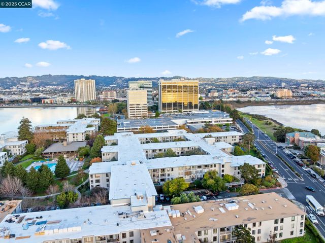 4 Commodore Drive D335, Emeryville, CA 94608