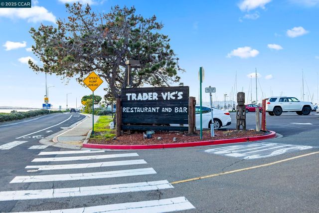 4 Commodore Drive D335, Emeryville, CA 94608