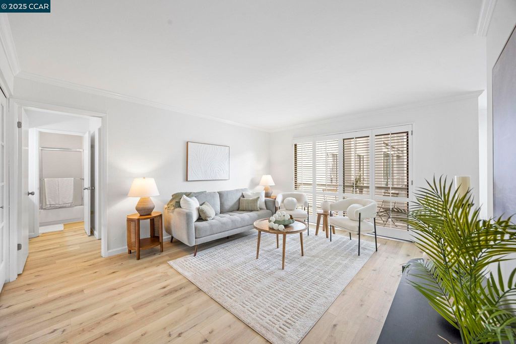 4 Commodore Drive D335, Emeryville, CA 94608