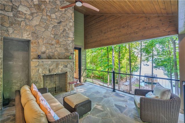 304 Trottingwolf Trail, Sunset, SC 29685