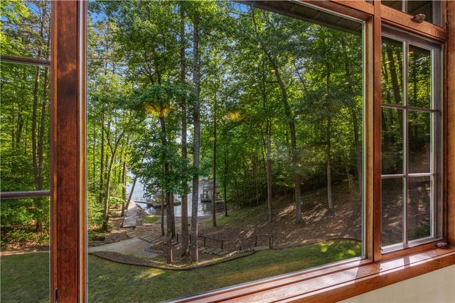 304 Trottingwolf Trail, Sunset, SC 29685
