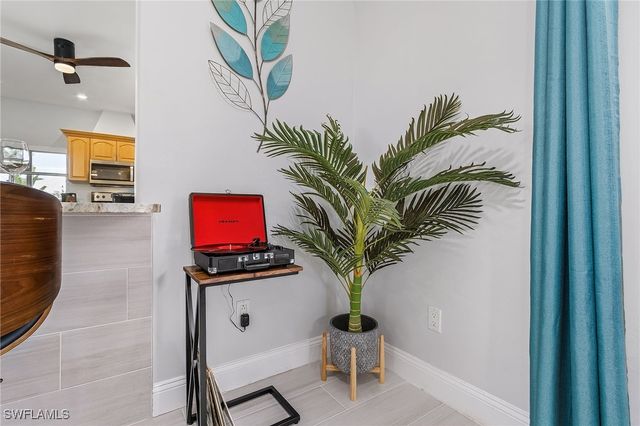 794 95th AVE N, Naples, FL 34108