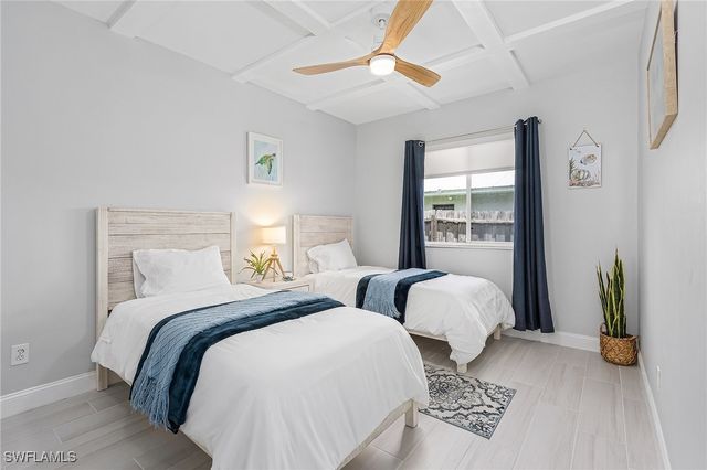 794 95th AVE N, Naples, FL 34108