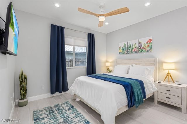 794 95th AVE N, Naples, FL 34108