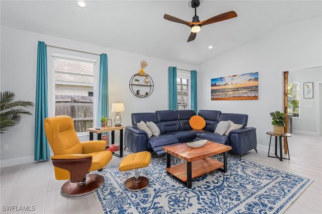 794 95th AVE N, Naples, FL 34108