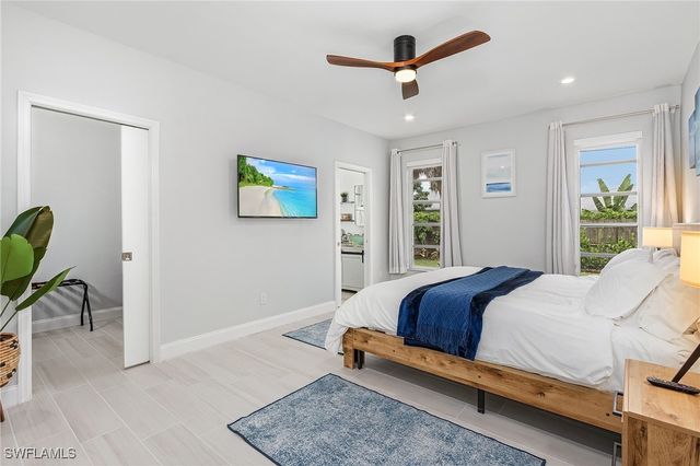 794 95th AVE N, Naples, FL 34108