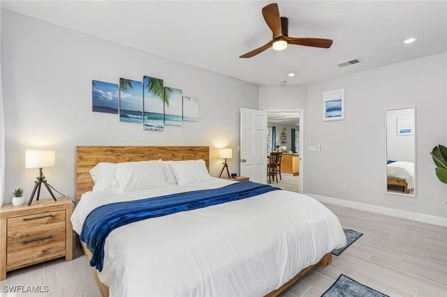 794 95th AVE N, Naples, FL 34108