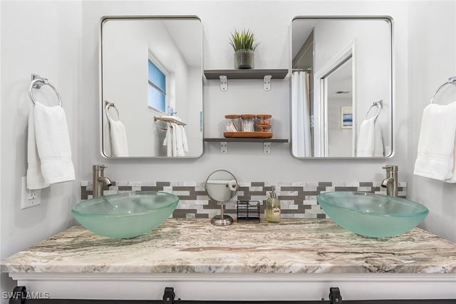 794 95th AVE N, Naples, FL 34108