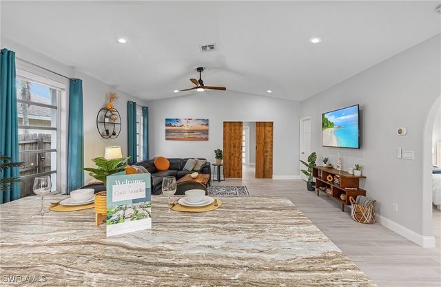 794 95th AVE N, Naples, FL 34108