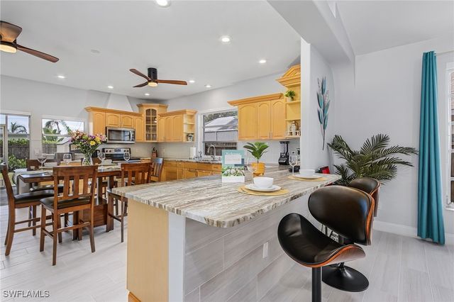 794 95th AVE N, Naples, FL 34108