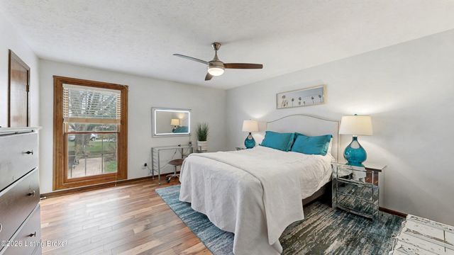 1304 Holsworth Ln, Louisville, KY 40222