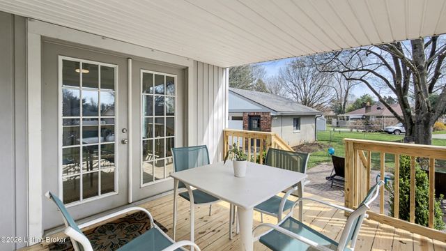 1304 Holsworth Ln, Louisville, KY 40222