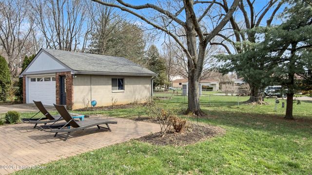 1304 Holsworth Ln, Louisville, KY 40222