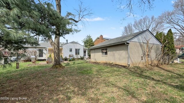 1304 Holsworth Ln, Louisville, KY 40222